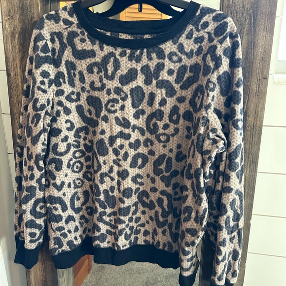 Simply Vera Vera Wang Sweaters - Simply Vera Vera Wang Leopard Print Pullover Sweater XL Cozy Pocket Sweatshirt